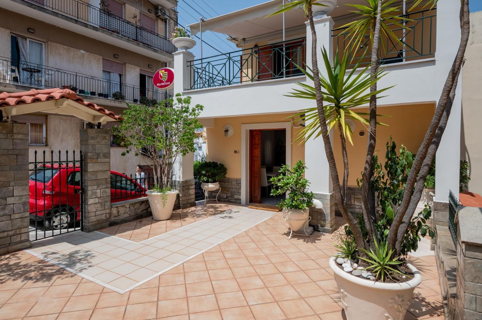 Monteduca Apartments Argostoli  Eksteriør bilde